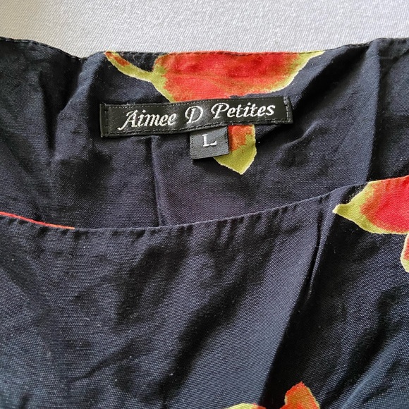 T4a- AIMEE D. Black Strawberry Floral Top - Picture 6 of 6